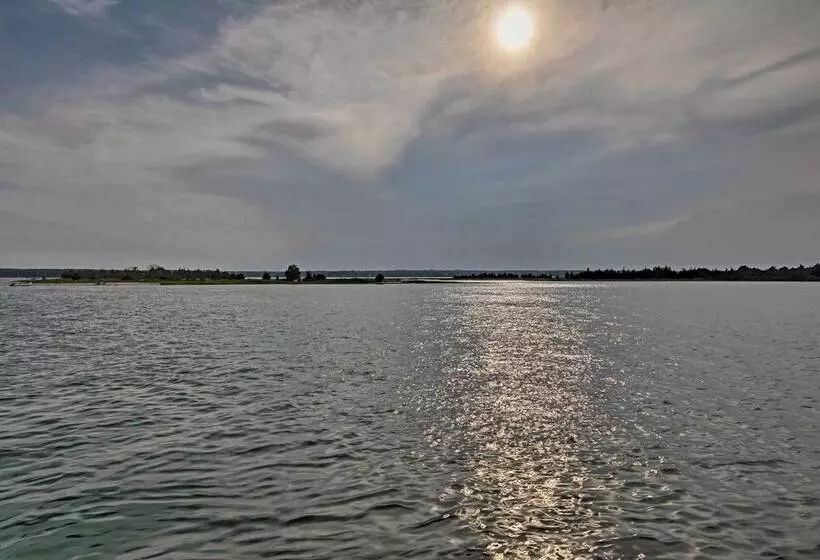 Cute East Hampton Cottage W/ Patio   Walk To Beach