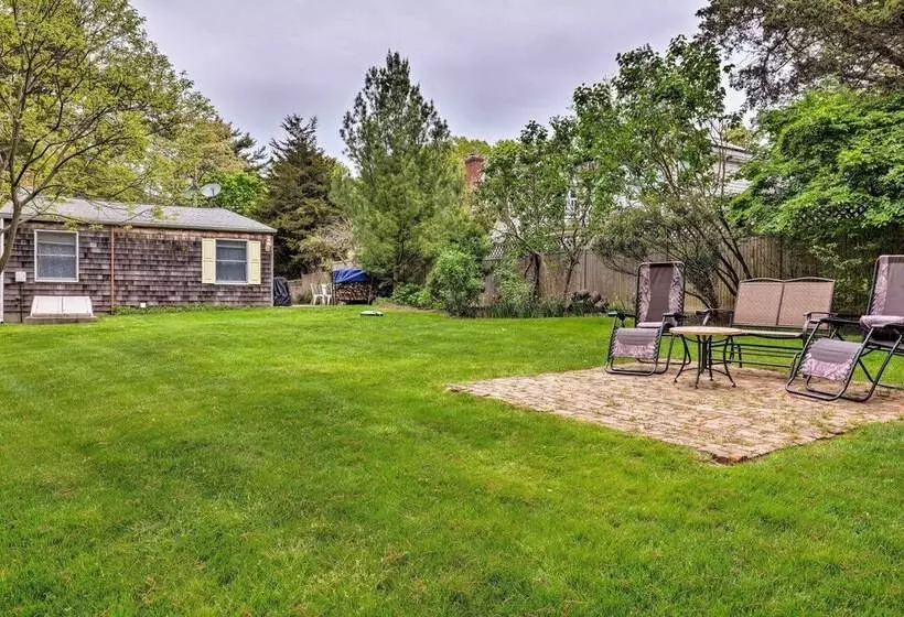 Cute East Hampton Cottage W/ Patio   Walk To Beach