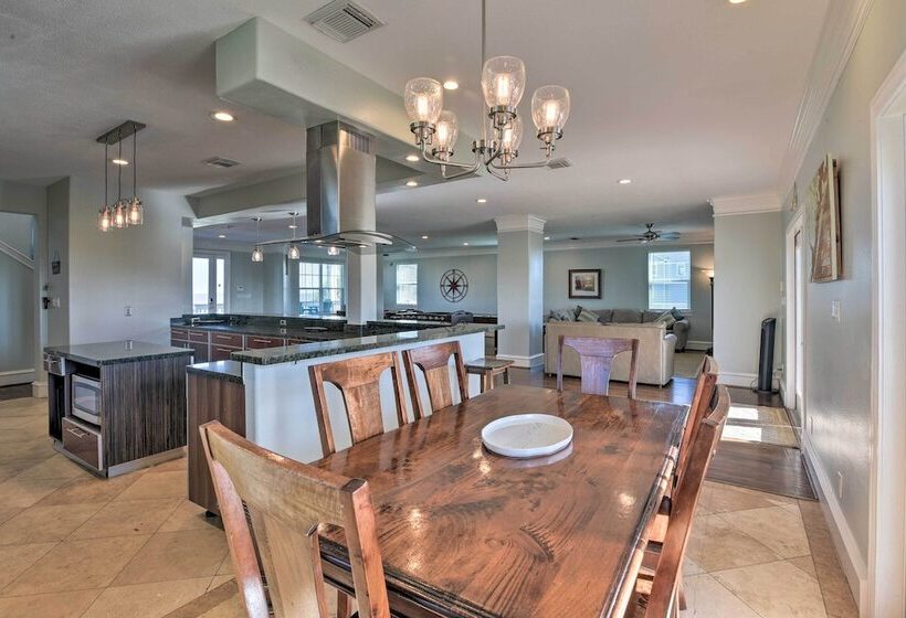 Galveston Resort House   Dazzling Bay Vistas!