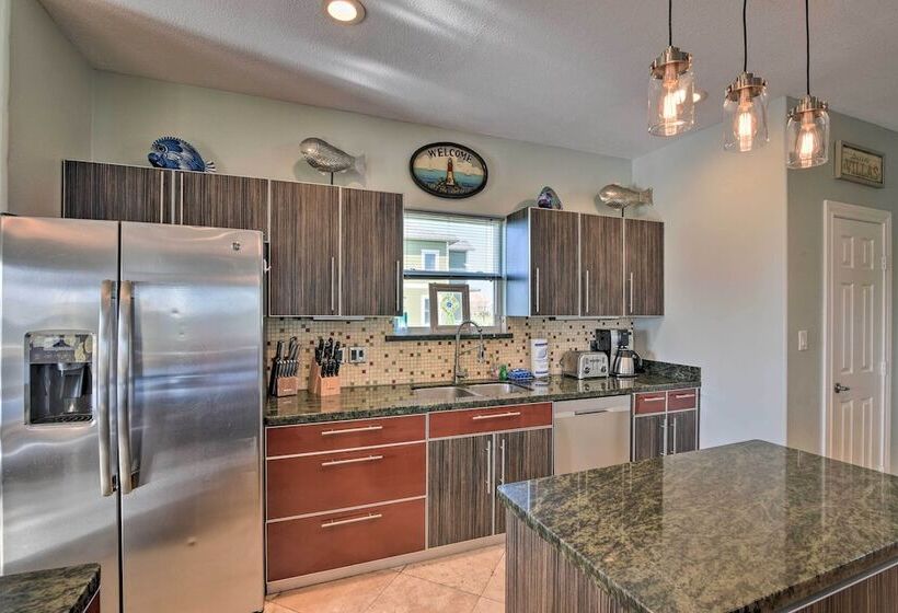 Galveston Resort House   Dazzling Bay Vistas!