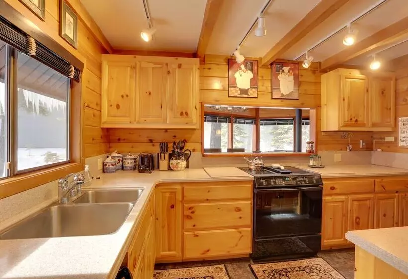 Idyllic Cabin W/ Shuttle: 2 Mi To Northstar Resort