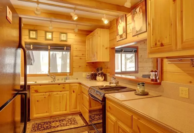 Idyllic Cabin W/ Shuttle: 2 Mi To Northstar Resort