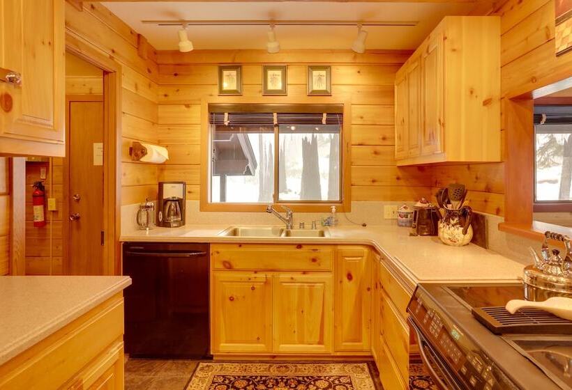 Idyllic Cabin W/ Shuttle: 2 Mi To Northstar Resort