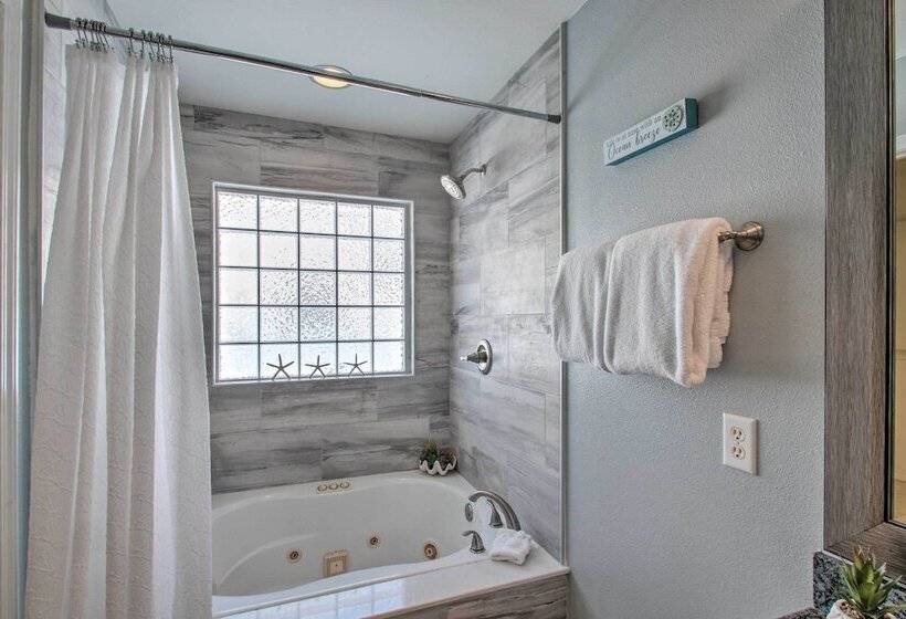 Lovely Florida Coastline Home By Perdido Key!