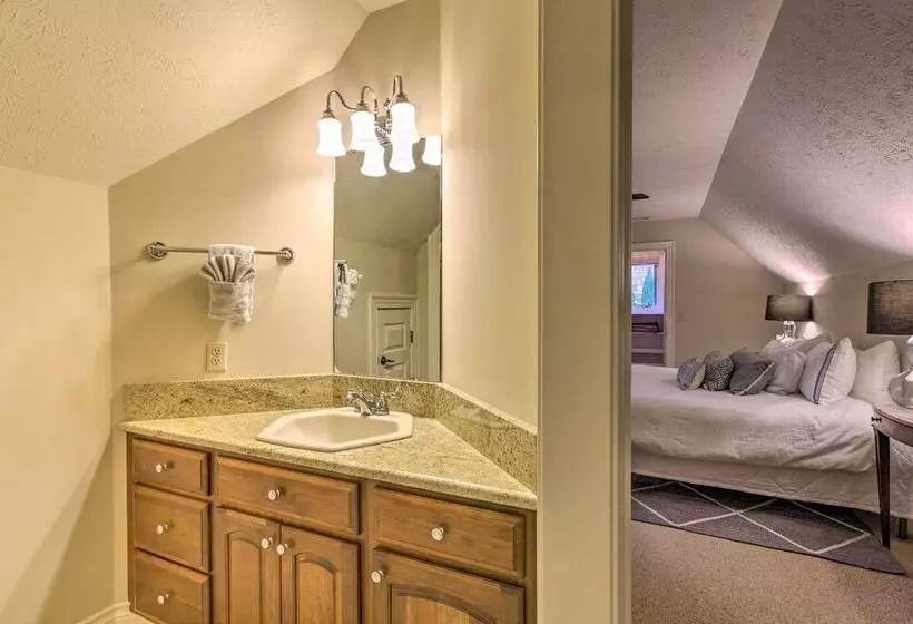 Elk Mountain Sanctuary W/ Views: 6 Mi To Asheville