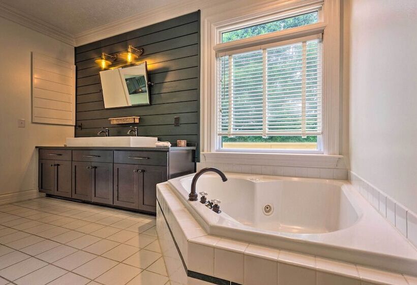 Elk Mountain Sanctuary W/ Views: 6 Mi To Asheville