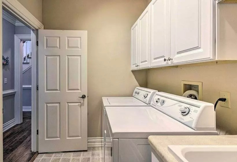 Elk Mountain Sanctuary W/ Views: 6 Mi To Asheville