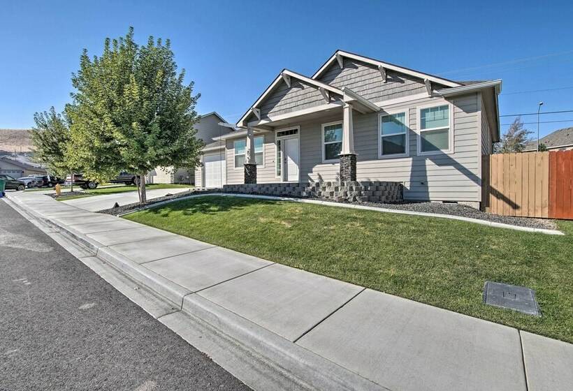 Modern Kennewick Home Near Golfing & Wineries