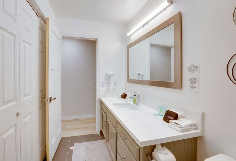 Tahoe City Home W/ Hot Tub: Ski, Hike, & Relax!