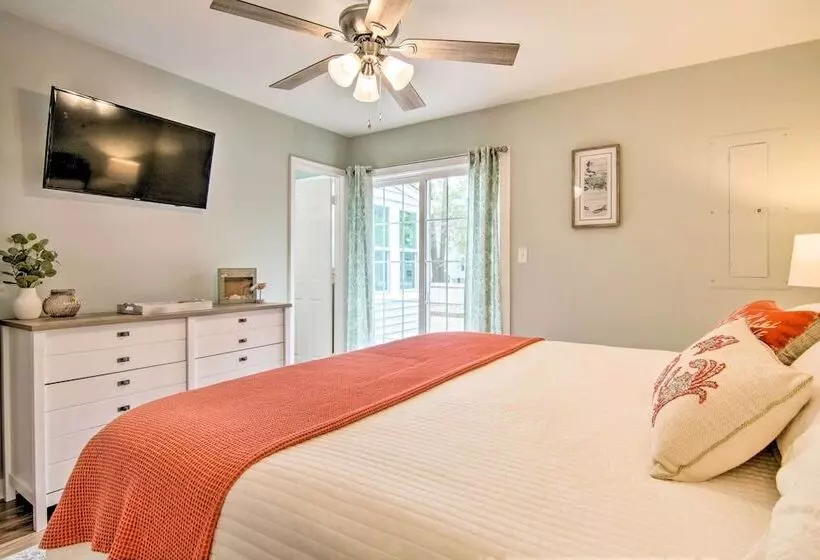 Ocean View Escape W/ Sunroom + Water Access!