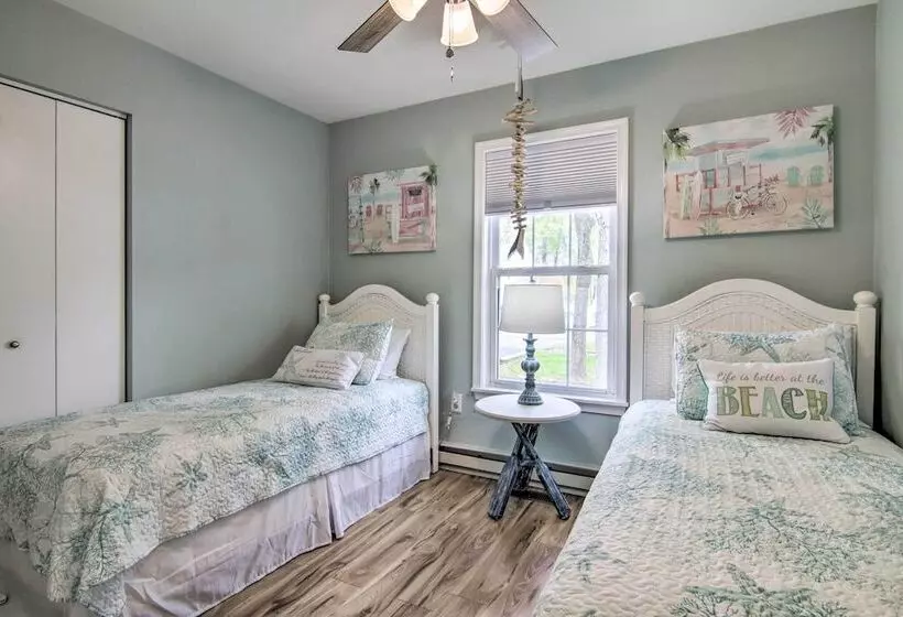 Ocean View Escape W/ Sunroom + Water Access!