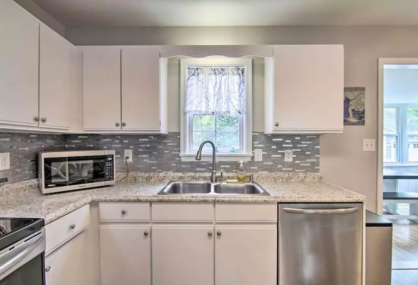 Ocean View Escape W/ Sunroom + Water Access!