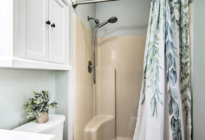 Ocean View Escape W/ Sunroom + Water Access!