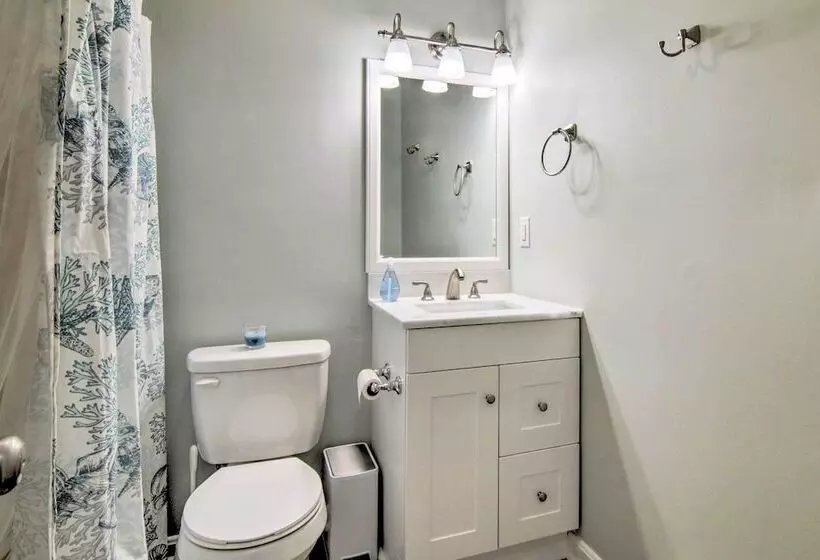 Ocean View Escape W/ Sunroom + Water Access!