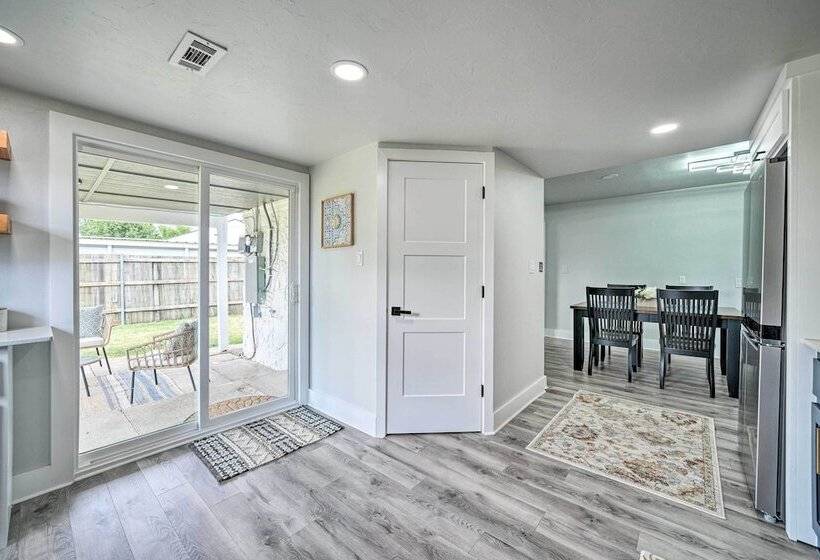 Okc Home: Walk To Restaurants & Lake Hefner!