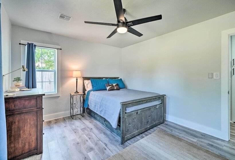 Okc Home: Walk To Restaurants & Lake Hefner!