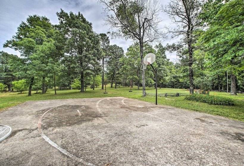 Pine Lodge Cabin  On 450 Acres In Ozark Mountains