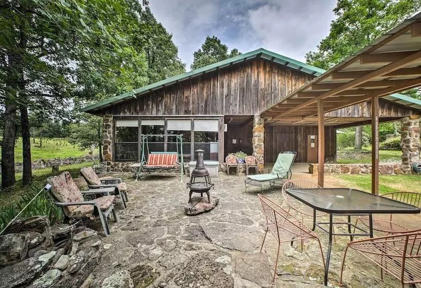Pine Lodge Cabin  On 450 Acres In Ozark Mountains