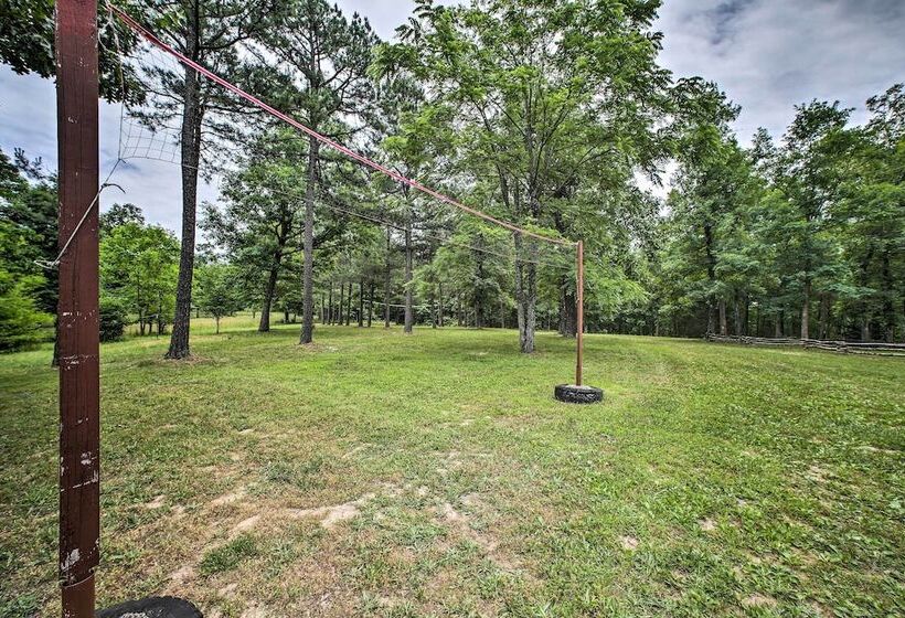 Pine Lodge Cabin  On 450 Acres In Ozark Mountains