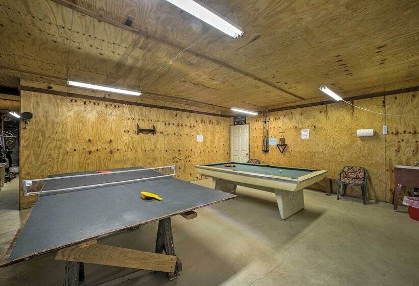 Pine Lodge Cabin  On 450 Acres In Ozark Mountains