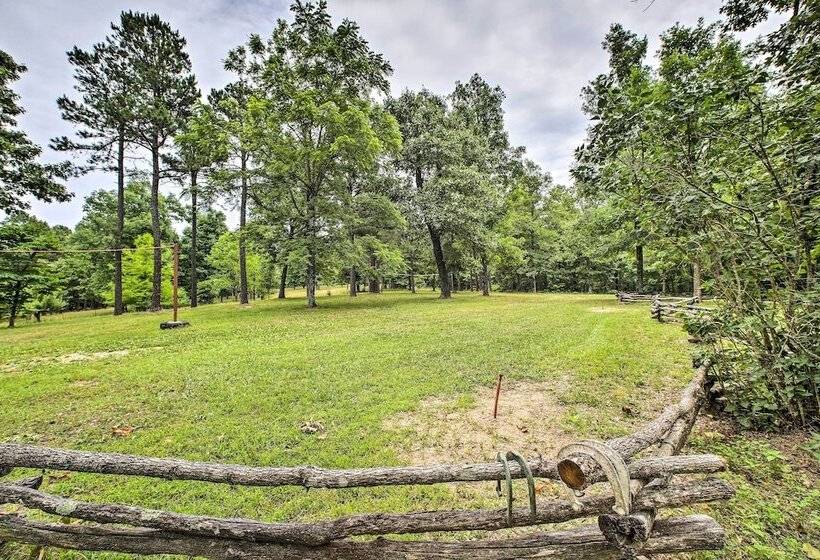 Pine Lodge Cabin  On 450 Acres In Ozark Mountains