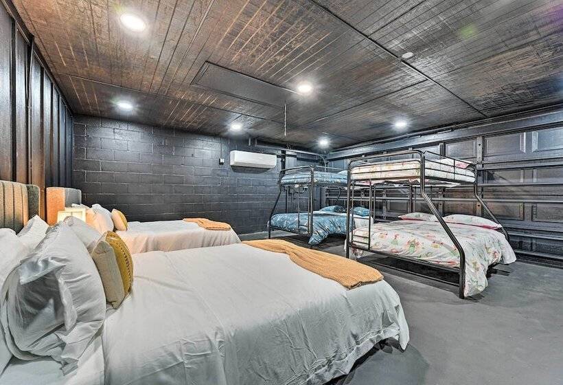 Plant City Home & Guest House W/ Outdoor Pool!