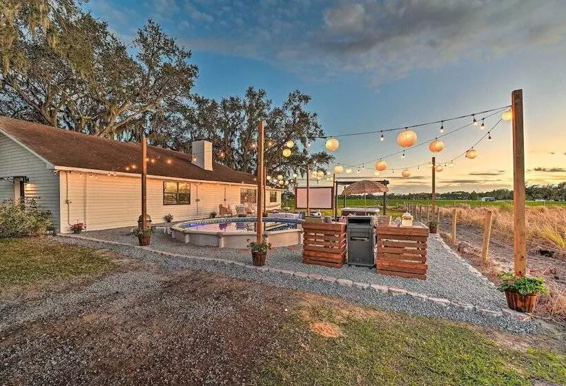 Plant City Home & Guest House W/ Outdoor Pool!