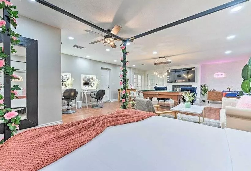 Plant City Home & Guest House W/ Outdoor Pool!