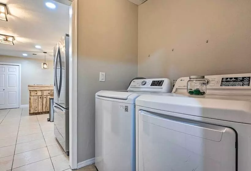 Plant City Home & Guest House W/ Outdoor Pool!