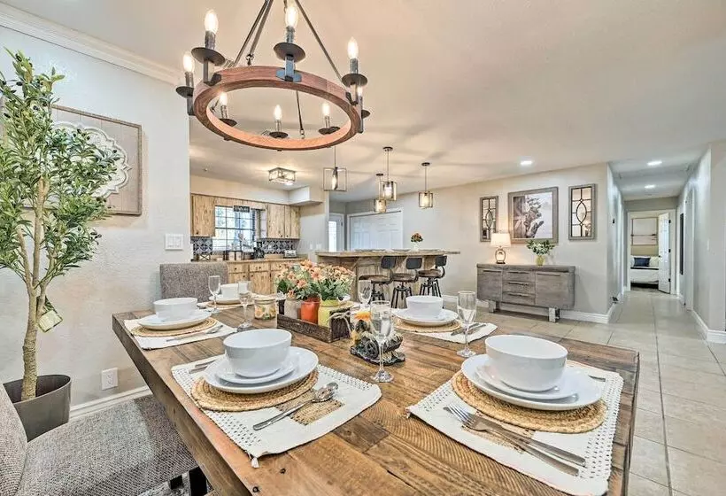 Plant City Home & Guest House W/ Outdoor Pool!