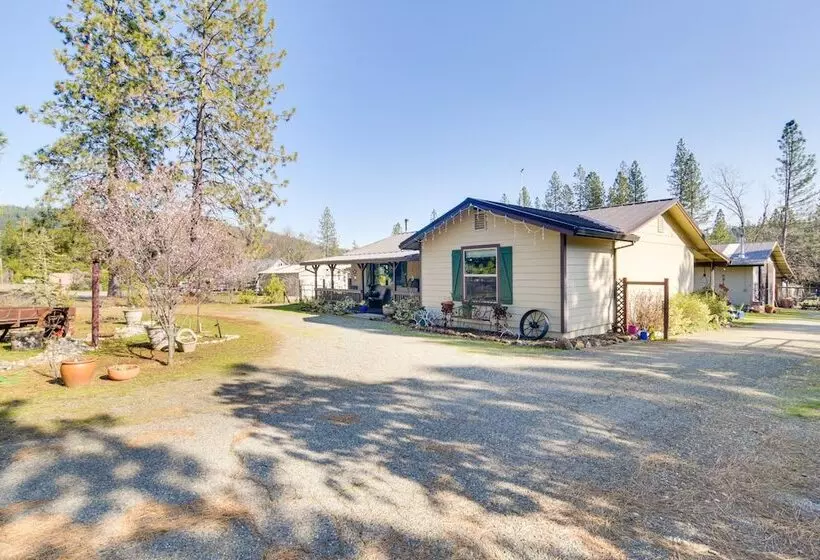 Quiet Challenge Brownsville Home Near Collins Lake