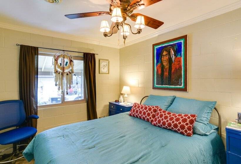 Quiet Challenge Brownsville Home Near Collins Lake