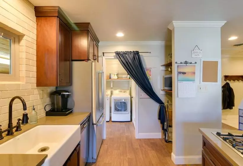 Quiet Challenge Brownsville Home Near Collins Lake