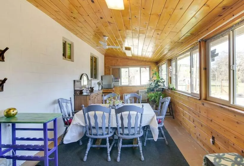 Quiet Challenge Brownsville Home Near Collins Lake