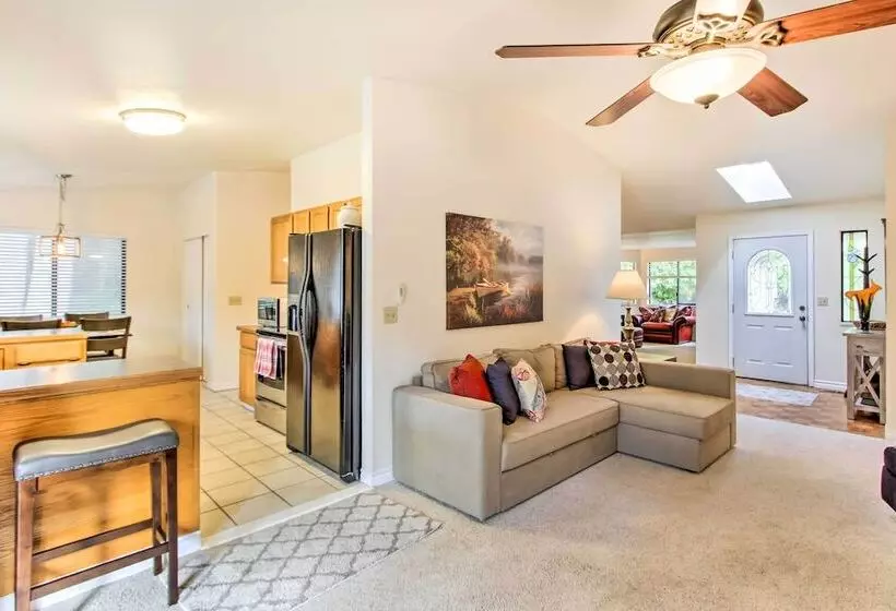 Quiet Lakefront Olympia Home W/ Dock On Half Acre