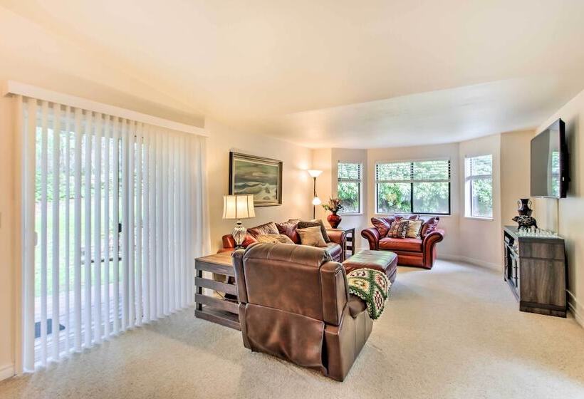 Quiet Lakefront Olympia Home W/ Dock On Half Acre