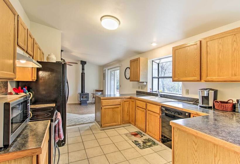 Quiet Lakefront Olympia Home W/ Dock On Half Acre