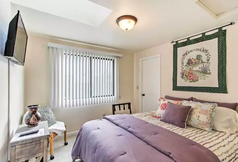 Quiet Lakefront Olympia Home W/ Dock On Half Acre