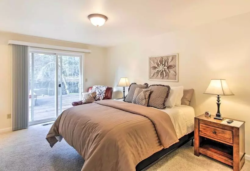 Quiet Lakefront Olympia Home W/ Dock On Half Acre