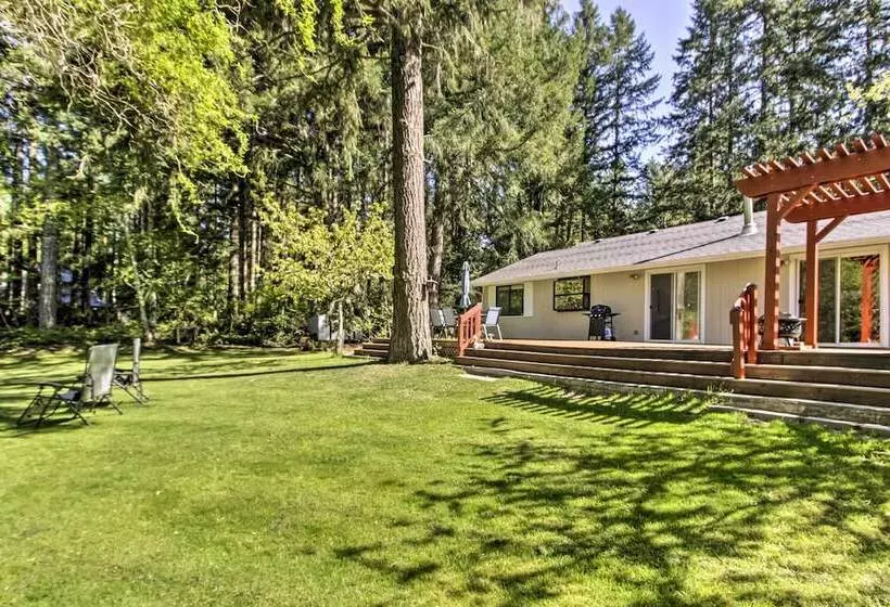 Quiet Lakefront Olympia Home W/ Dock On Half Acre