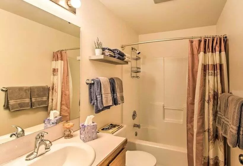 Quiet Lakefront Olympia Home W/ Dock On Half Acre