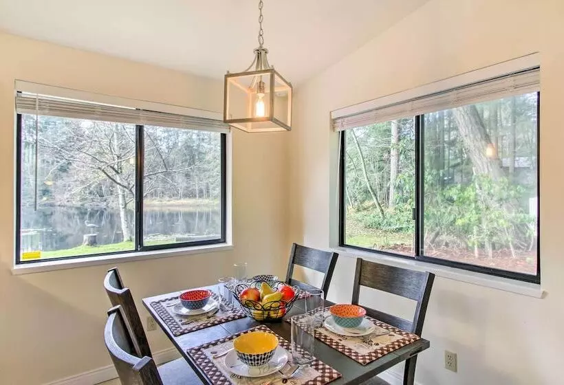 Quiet Lakefront Olympia Home W/ Dock On Half Acre