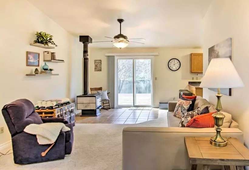 Quiet Lakefront Olympia Home W/ Dock On Half Acre