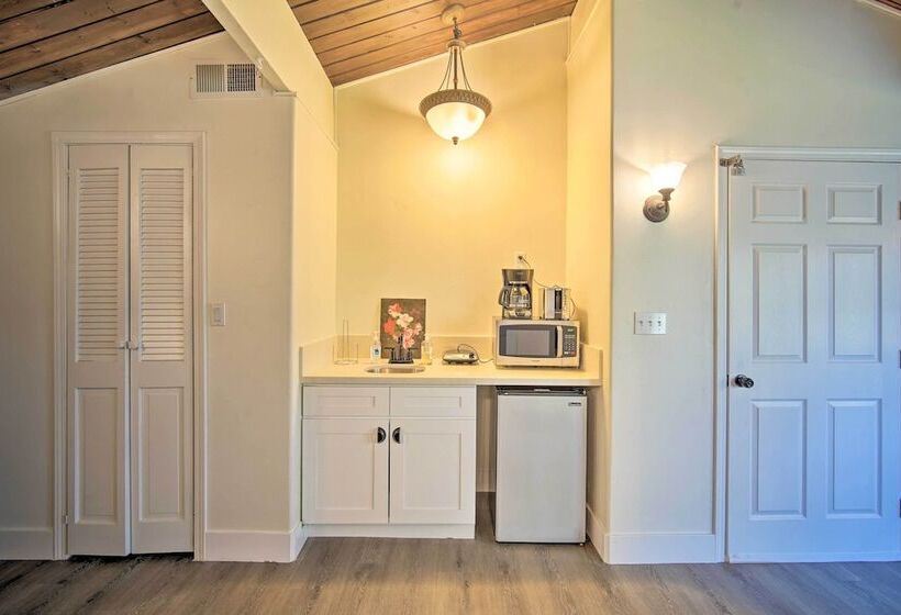 Relaxing Lake Arrowhead Home ~ 1 Mi To Lake!