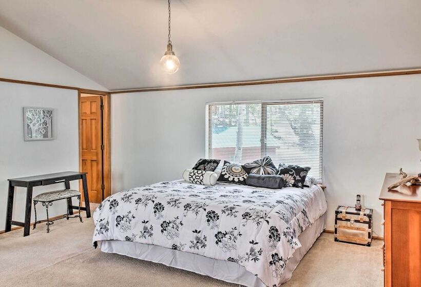 Scenic Woodland Park Hideaway W/ Wraparound Deck!