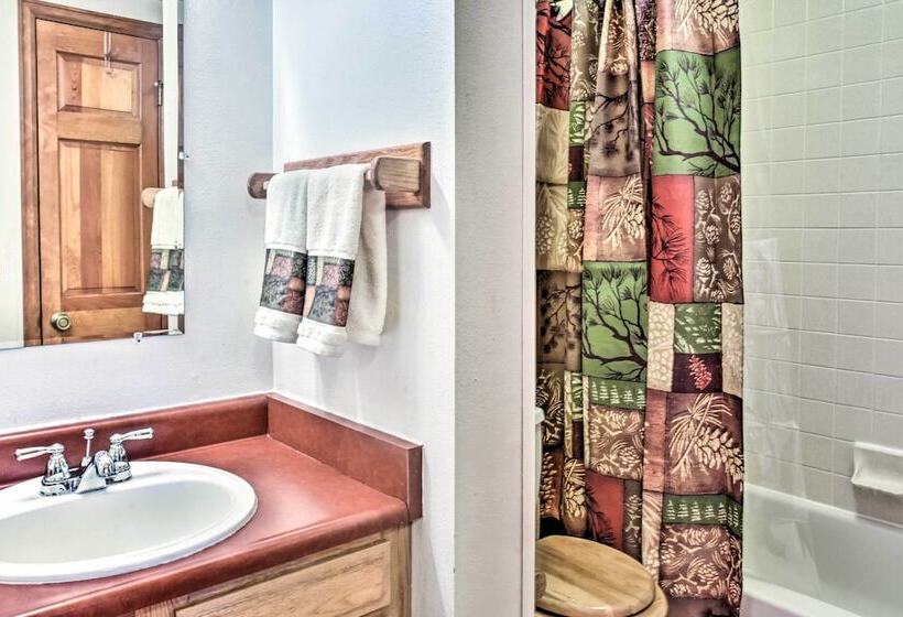 Scenic Woodland Park Hideaway W/ Wraparound Deck!