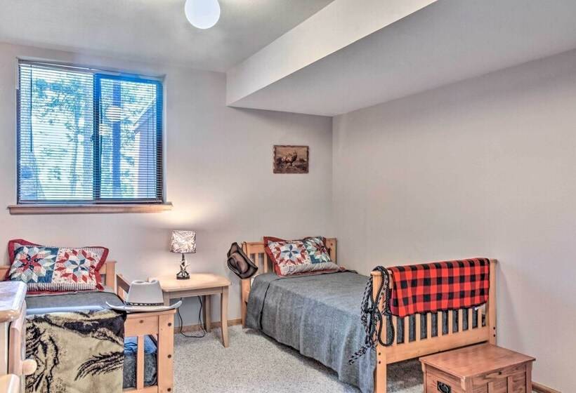 Scenic Woodland Park Hideaway W/ Wraparound Deck!