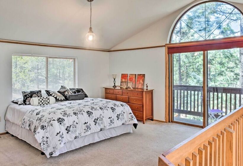 Scenic Woodland Park Hideaway W/ Wraparound Deck!