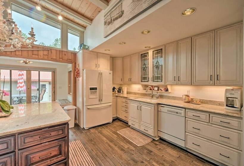 Spacious Danbury Home W/ Direct Lake Access!