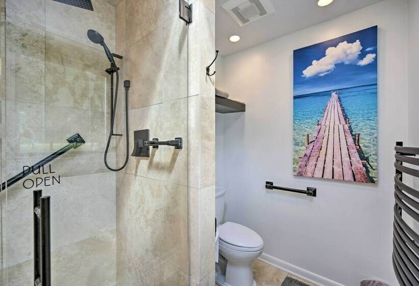 Spacious Danbury Home W/ Direct Lake Access!